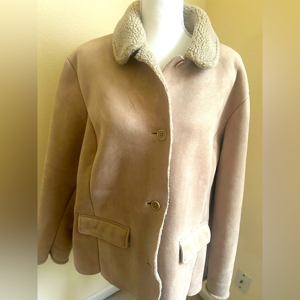 Lands End Women’s Winter Faux Suede Sherpa Lined Coat 2XL No stains no rips.
